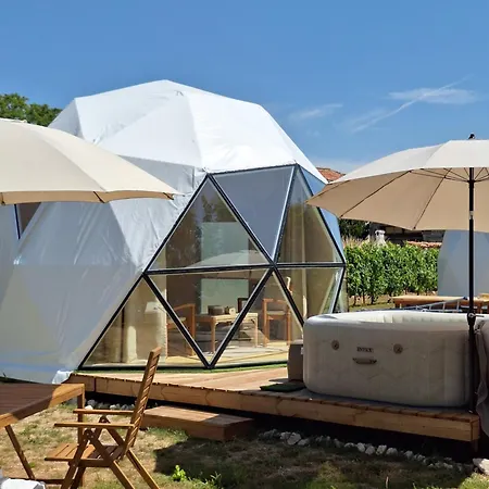 Escapade Insolite - Domes, Tipis, Aire De Camping-cars & Vans