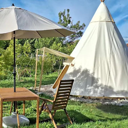 Escapade Insolite - Domes, Tipis, Aire De Camping-cars & Vans * Saint-Pierre-de-Juillers