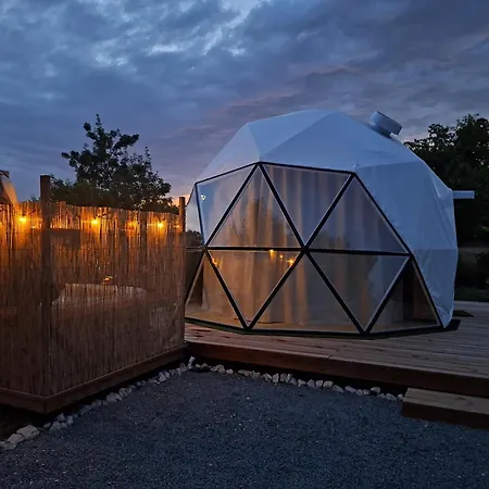 住宿加早餐酒店 Escapade Insolite - Domes, Tipis, Aire De Camping-cars & Vans
