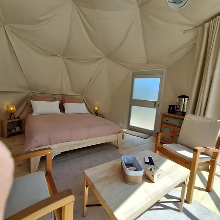 Escapade Insolite - Domes, Tipis, Aire De Camping-cars & Vans 住宿加早餐酒店 Saint-Pierre-de-Juillers
