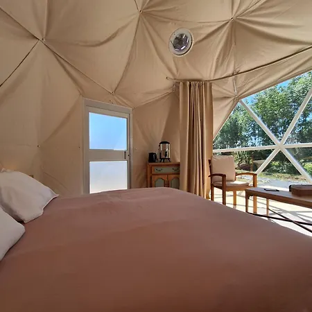 Escapade Insolite - Domes, Tipis, Aire De Camping-cars & Vans Saint-Pierre-de-Juillers