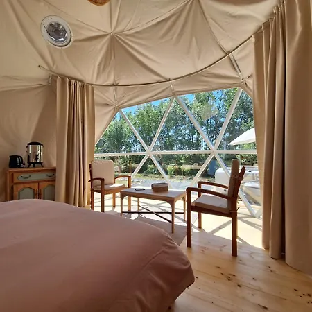 Escapade Insolite - Domes, Tipis, Aire De Camping-cars & Vans 住宿加早餐酒店 Saint-Pierre-de-Juillers