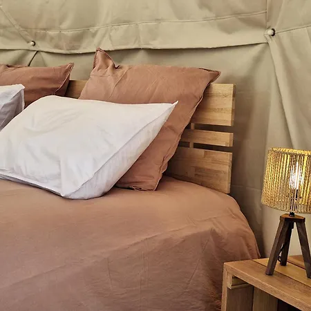 Escapade Insolite - Domes, Tipis, Aire De Camping-cars & Vans
