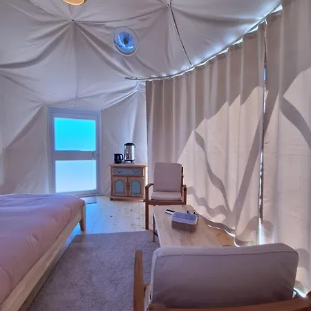 Escapade Insolite - Domes, Tipis, Aire De Camping-cars & Vans *
