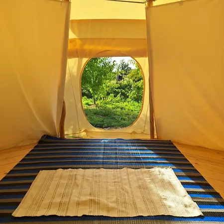 住宿加早餐酒店 Escapade Insolite - Domes, Tipis, Aire De Camping-cars & Vans
