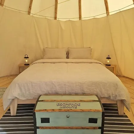 Escapade Insolite - Domes, Tipis, Aire De Camping-cars & Vans Saint-Pierre-de-Juillers