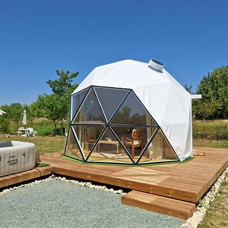 Escapade Insolite - Domes, Tipis, Aire De Camping-cars & Vans