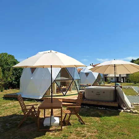 Escapade Insolite - Domes, Tipis, Aire De Camping-cars & Vans 住宿加早餐酒店 Saint-Pierre-de-Juillers