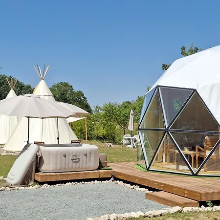 住宿加早餐酒店 Escapade Insolite - Domes, Tipis, Aire De Camping-cars & Vans